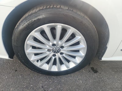 2016 Volkswagen Passat 1.8T SE