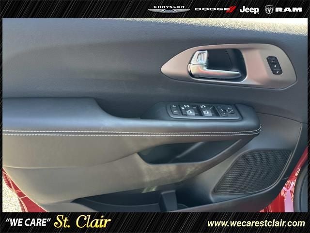 2027 Chrysler Pacifica PACIFICA LIMITED
