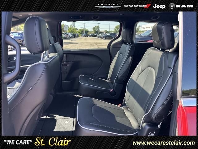 2027 Chrysler Pacifica PACIFICA LIMITED