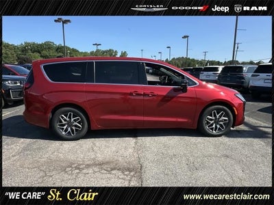 2027 Chrysler Pacifica PACIFICA LIMITED