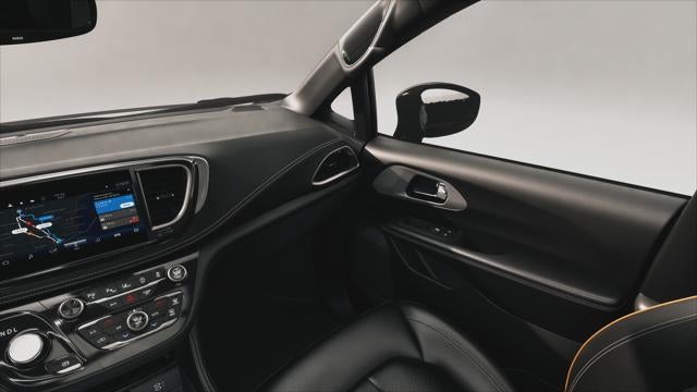 2027 Chrysler Pacifica PACIFICA LIMITED