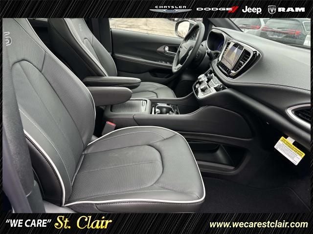2027 Chrysler Pacifica PACIFICA LIMITED