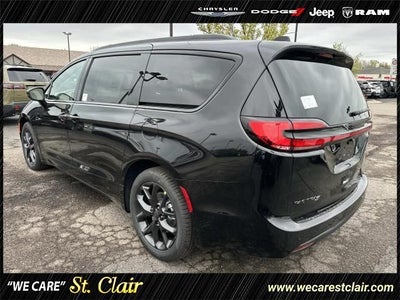 2027 Chrysler Pacifica PACIFICA LIMITED