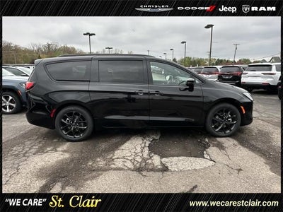 2027 Chrysler Pacifica PACIFICA LIMITED