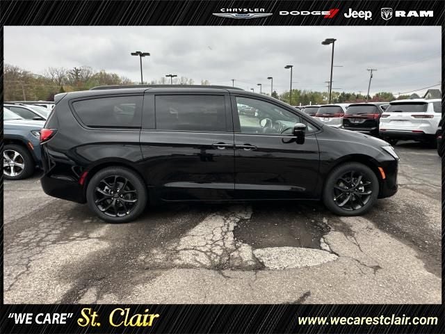 2027 Chrysler Pacifica PACIFICA LIMITED