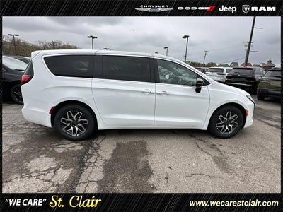 2027 Chrysler Pacifica PACIFICA LIMITED
