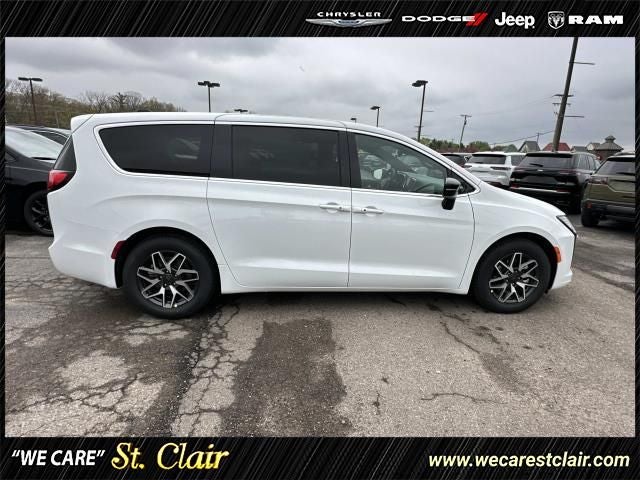 2027 Chrysler Pacifica PACIFICA LIMITED