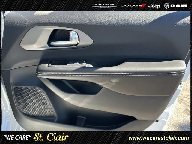2027 Chrysler Pacifica PACIFICA LIMITED