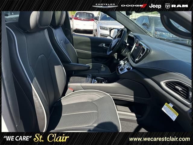 2027 Chrysler Pacifica PACIFICA LIMITED