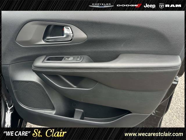 2027 Chrysler Pacifica PACIFICA LIMITED