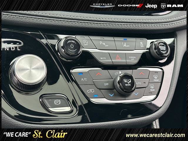 2027 Chrysler Pacifica PACIFICA LIMITED