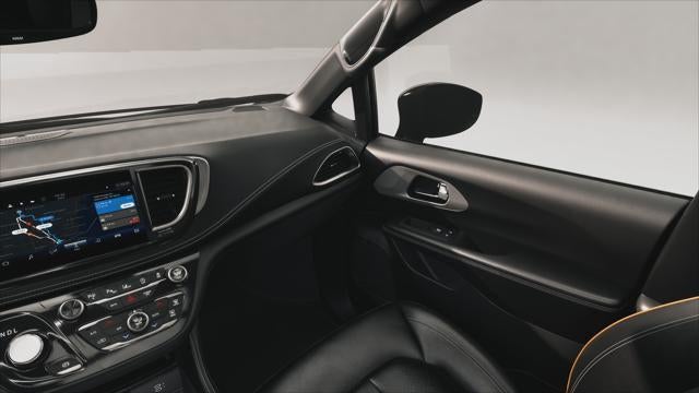 2027 Chrysler Pacifica PACIFICA LIMITED