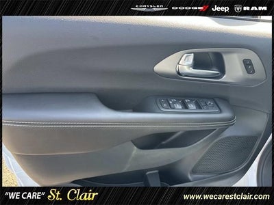 2027 Chrysler Pacifica PACIFICA SELECT AWD