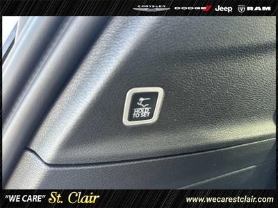 2027 Chrysler Pacifica PACIFICA SELECT AWD