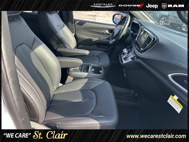 2027 Chrysler Pacifica PACIFICA SELECT AWD