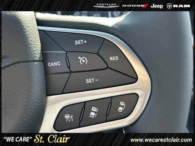 2027 Chrysler Pacifica PACIFICA SELECT AWD