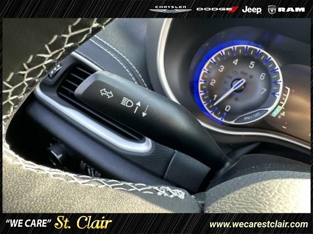 2027 Chrysler Pacifica PACIFICA SELECT AWD