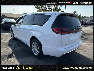 2027 Chrysler Pacifica PACIFICA SELECT AWD
