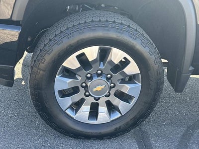 2024 Chevrolet Silverado 2500HD 4WD Crew Cab Standard Bed Custom