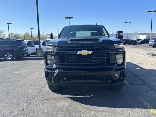 2024 Chevrolet Silverado 2500HD 4WD Crew Cab Standard Bed Custom