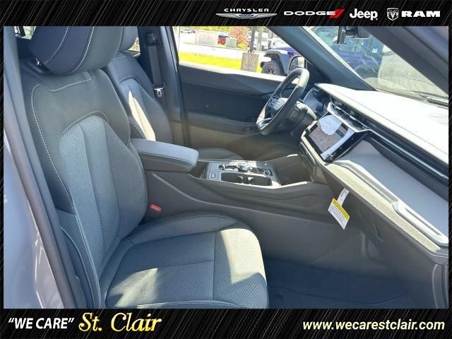 2026 Jeep Cherokee CHEROKEE LAREDO 4X4
