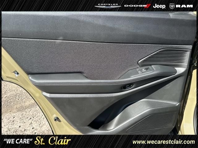 2026 Jeep Cherokee CHEROKEE LAREDO 4X4