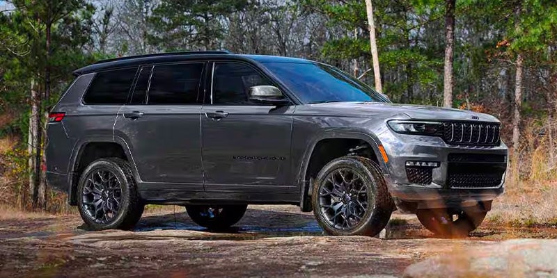 2025 Jeep Grand Cherokee L side view